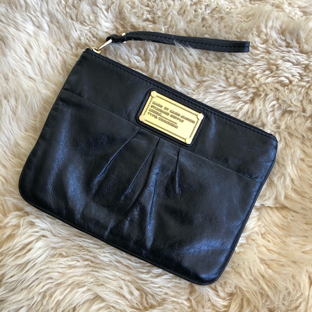 MARC by Marc Jacobs ZIP Wristlet Clutch